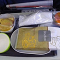 這是機上提供的餐點，好可口喔～ ╮(╯◇╰)╭