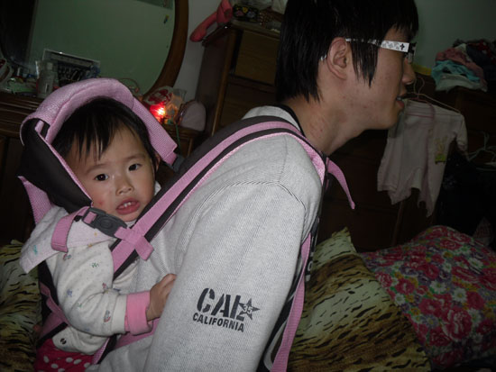 2011.03.19-02爸爸背背拉