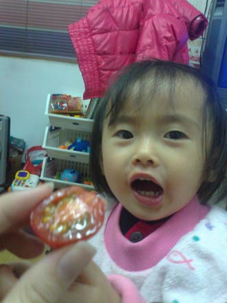 2012.01.20-05吃番茄