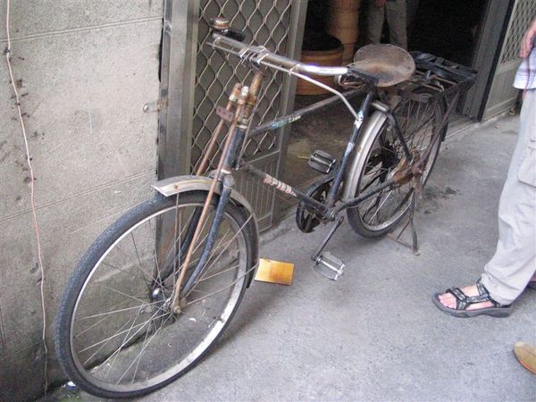 鹿港-舊式腳踏車(2007.09.23).JPG