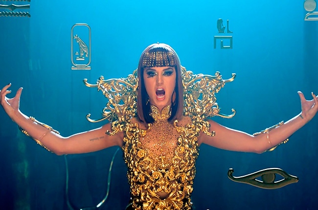 katy-perry-dark-horse-6-video-650-430 katy-perry-dark-horse-6-video-650-430