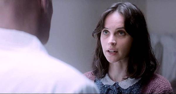 felicity-jones-in-the-theory-of-everything-movie-12 felicity-jones-in-the-theory-of-everything-movie-12