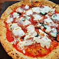Diavola Pizza(番茄醬汁、辣味沙拉米、水牛馬芝拉起司、羅勒) $550