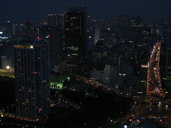 用夜景模式拍的