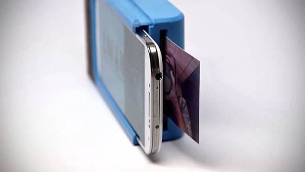 Prynt-Smartphone-Instant-Camera-Case-image-3.jpg