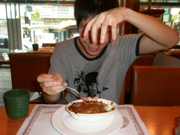 蜆仔對食物下藥...