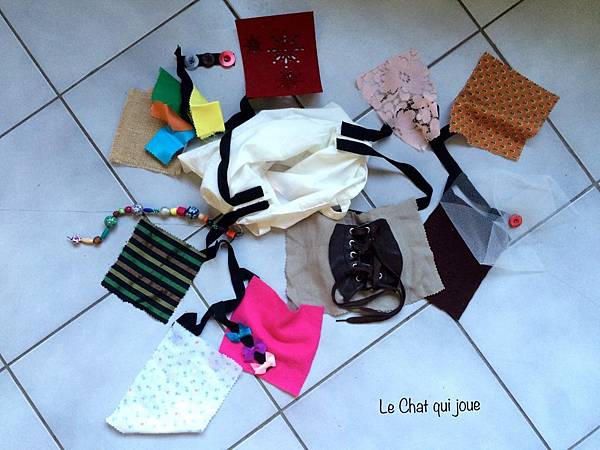 httpslechatquijoue.frmadame-musaraigne-et-le-sac-sensoriel.jpg