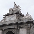 Puerta de Toledo圓環中間的拱門