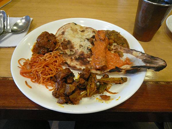 印度的第一餐，除了咖哩還是咖哩
