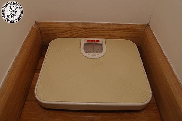 房間2-4.jpg 房間2-4.jpg