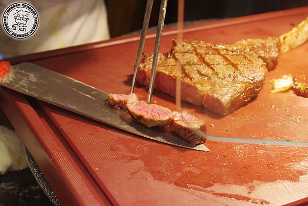 10牛排-戰斧牛-2.jpg 10牛排-戰斧牛-2.jpg