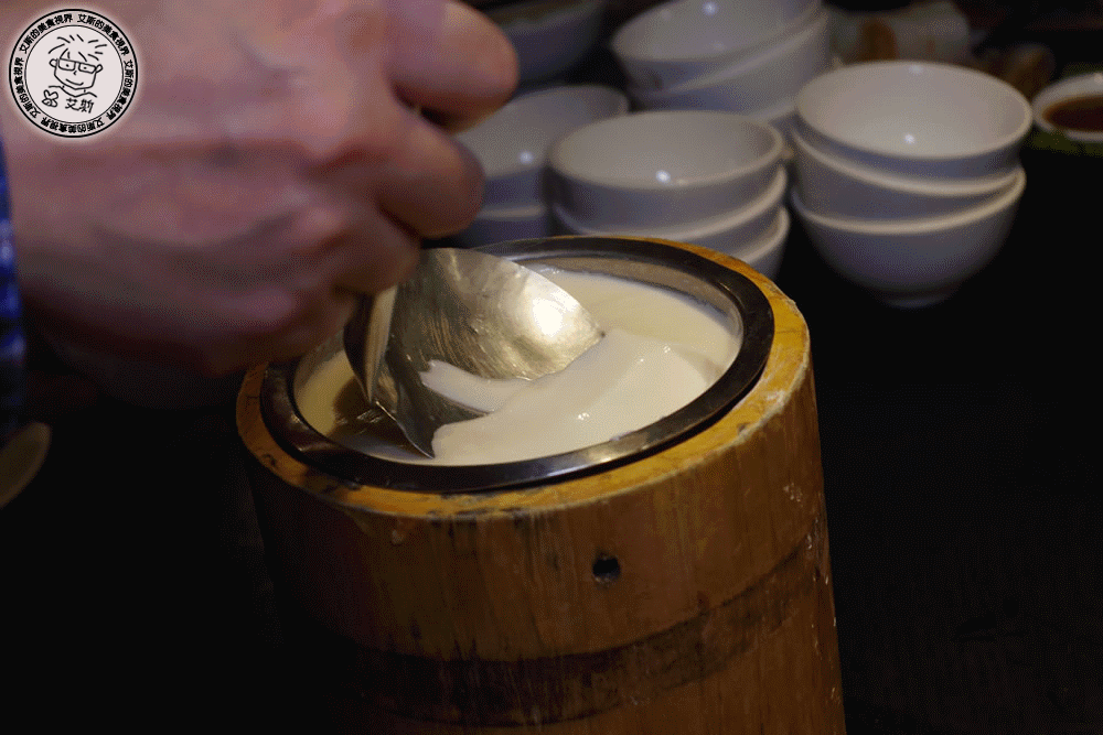 原木桶豆腐花2.gif 原木桶豆腐花2.gif