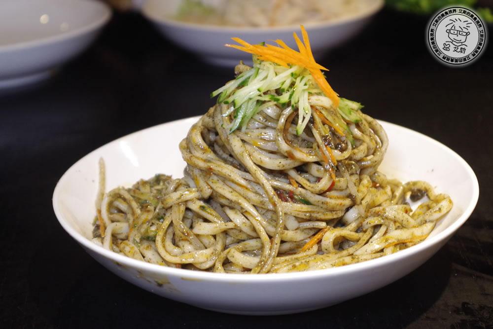 黑芝麻麵(辣).jpg 黑芝麻麵(辣).jpg