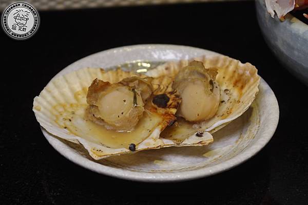 6海陸特選8-海鮮烤物4-扇貝.jpg