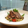 3黑松露醬頂級牛肉片義大利麵1.jpg