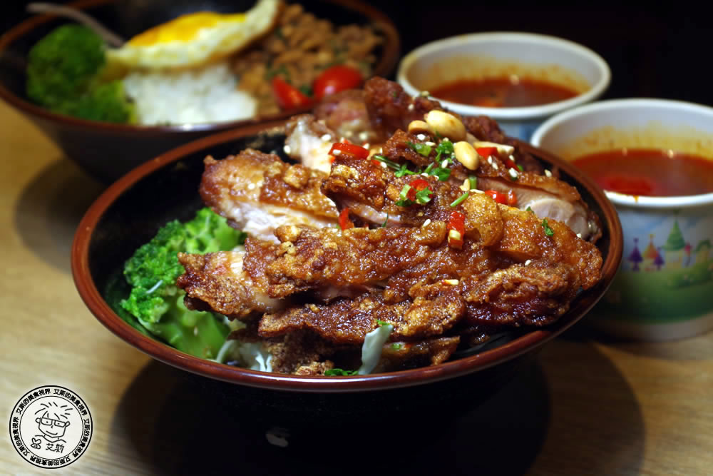 1板橋車站-4(巨無霸椒麻雞腿飯).jpg 1板橋車站-4(巨無霸椒麻雞腿飯).jpg