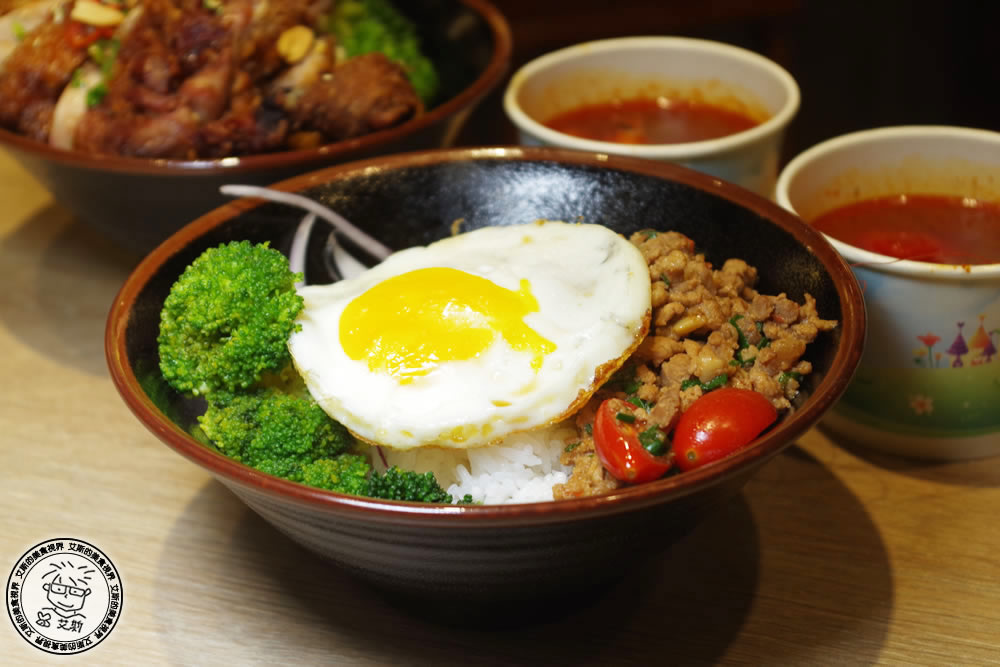 1板橋車站-5(泰式打拋豬肉飯).jpg 1板橋車站-5(泰式打拋豬肉飯).jpg