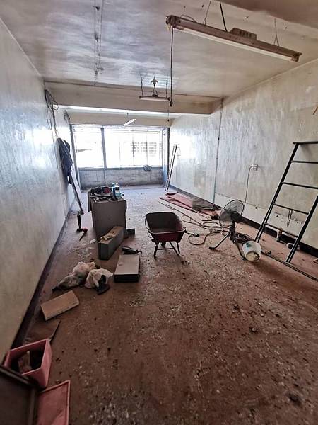 02-2F內向外.jpg 02-2F內向外.jpg