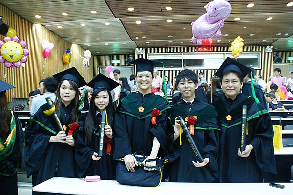 來的同學不多哩~