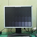 BenQ2091是IPS面板，這台的表現呢..對比不夠，黑色不夠沉，亮度也不高 (相較於173P)