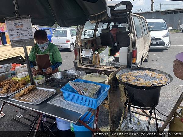 馬來西亞霹靂萬里望巴刹吃小吃-炸年糕 / Rice cake