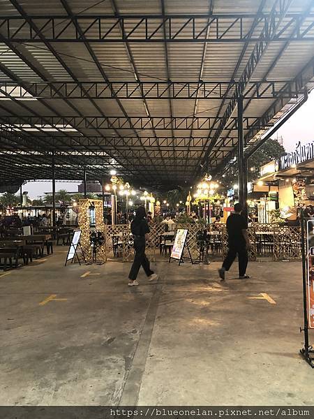 泰國清邁逛夜市-Kadmanee Market กาดมณี