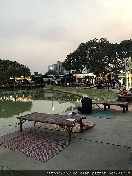 泰國清邁逛夜市-Kadmanee Market กาดมณี