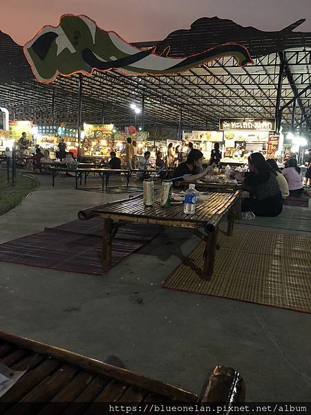 泰國清邁逛夜市-Kadmanee Market กาดมณี 泰國清邁逛夜市-Kadmanee Market กาดมณี