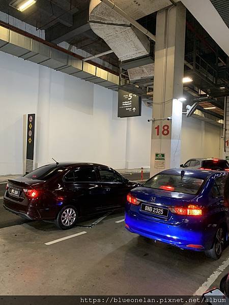 APP叫車系統在KLIA2搭乘位置L1 Door 4 或 5 APP叫車系統在KLIA2搭乘位置L1 Door 4 或 5