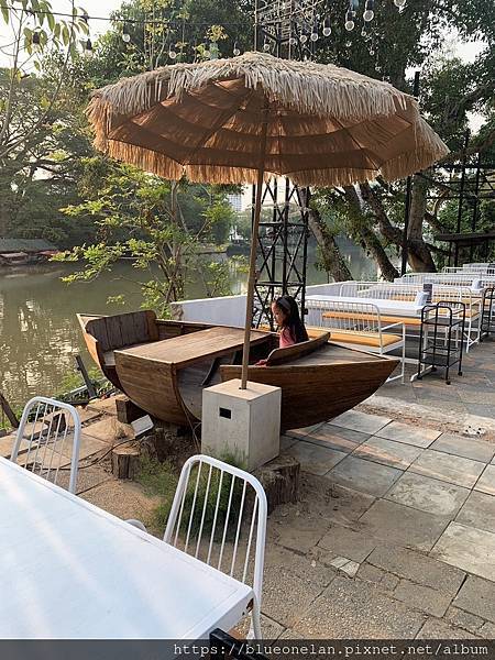 清邁河邊吃船麵-Hoi Khaa Rim Ping nood