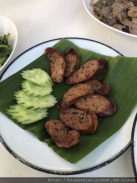 清邁河邊吃船麵-Hoi Khaa Rim Ping nood