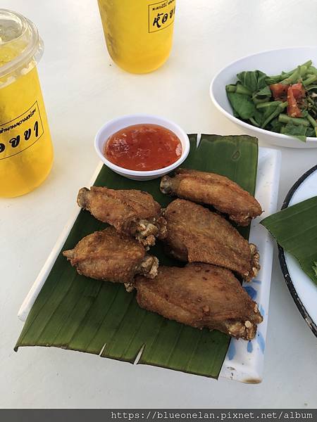 清邁河邊吃船麵-Hoi Khaa Rim Ping nood