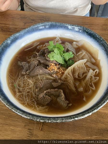 清邁吃/喝龍眼-เตี๋ยวตุ๋นบ้านสวน สาขา 清邁吃/喝龍眼-เตี๋ยวตุ๋นบ้านสวน สาขา