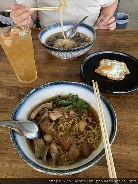 清邁吃/喝龍眼-เตี๋ยวตุ๋นบ้านสวน สาขา