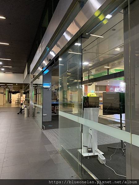 APP叫車系統在KLIA2搭乘位置L1 Door 4 或 5 APP叫車系統在KLIA2搭乘位置L1 Door 4 或 5