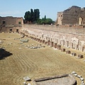 這些遺跡都被破壞了，羅馬到處都是古蹟，要修復真的很辛苦