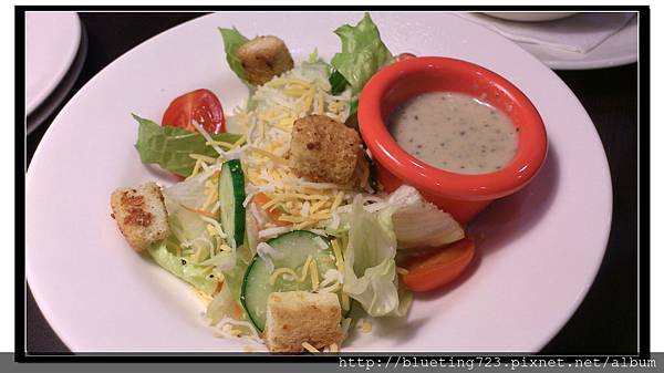 新竹竹北《W & D GRILL》凱薩沙拉.jpg