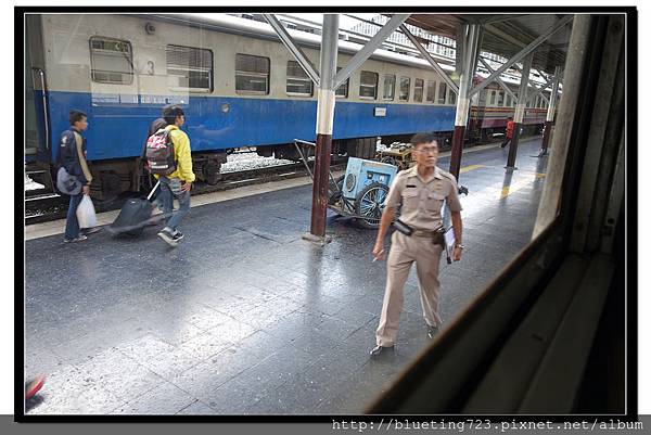 泰國大城府《邦芭茵夏宮Bang Pa-in》火車3.jpg