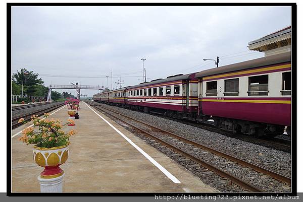 泰國大城府《邦芭茵夏宮Bang Pa-in》車站3.jpg