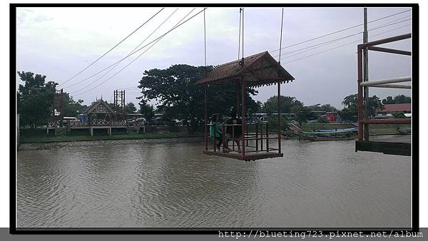 泰國大城府《安娜教堂Wat Niwet Thammaprawat》渡河流籠10.jpg