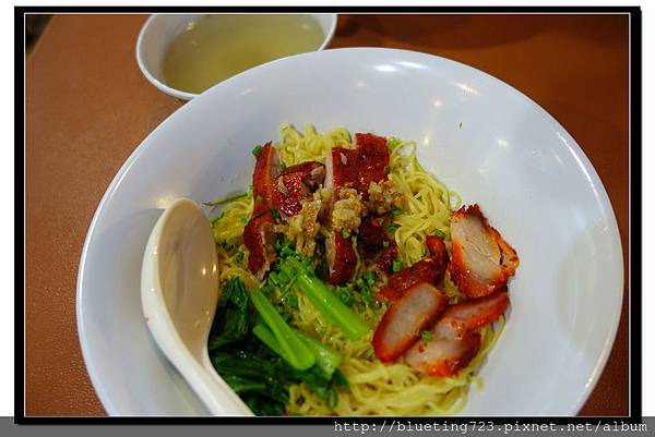 泰國曼谷《Asiatique the Riverfront 河濱夜市》叉燒乾麵.jpg