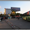 雲南大理《火車站前廣場》公交車(公車).jpg