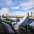 越南峴港Da Nang《巴拿山Sun World Ba Na Hills》Golden Bridge黃金佛手橋7.jpg