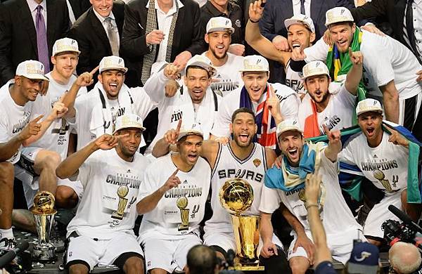 2014-NBA-總冠軍-San Antonio Spurs-02.jpg