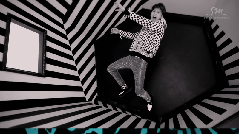 SHINee 샤이니_DREAM GIRL_Music Video.mp4_snapshot_00.54_[2013.02.20_02.00.11]