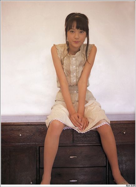 初版・帯付】「はじめて君と出会った夏休み。 戸田恵梨香写真集