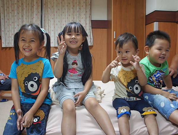 臺安看小紋舅媽 1.JPG 臺安看小紋舅媽 1.JPG