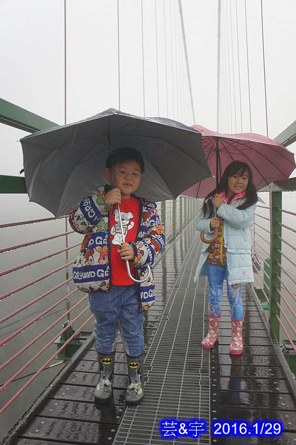 南投信義の東埔老街 玉山樓餐廳晚餐 東埔吊橋 我家の芸 宇 痞客邦