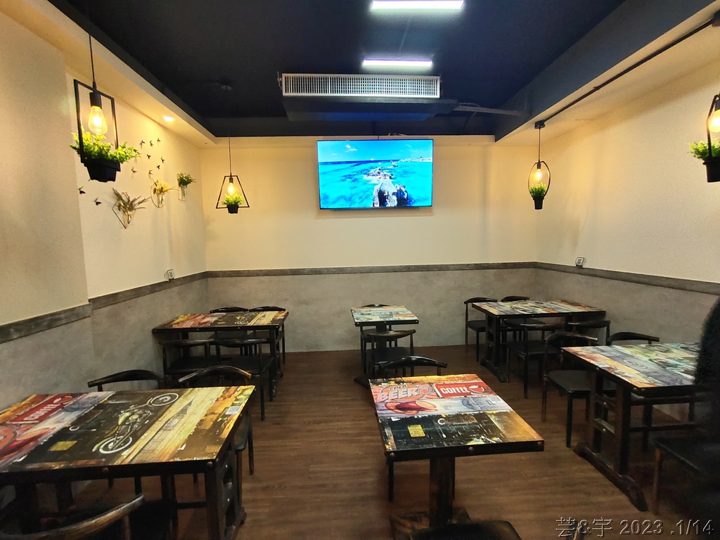 新竹市東區 の 炊牛大叔飯飽包