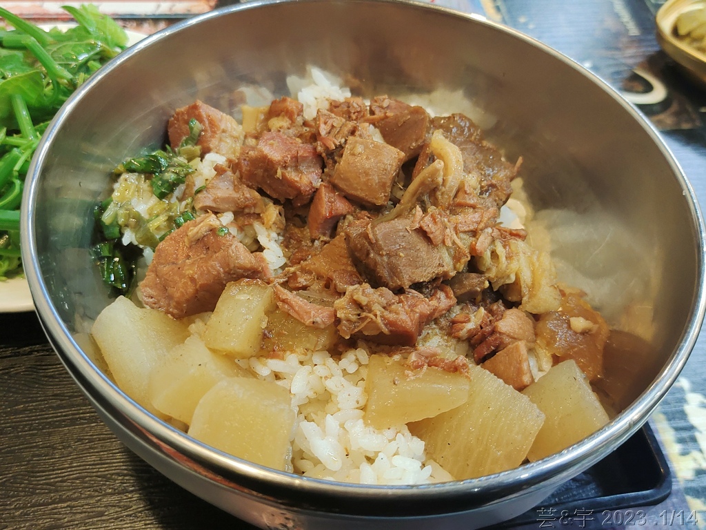 新竹市東區 の 炊牛大叔飯飽包